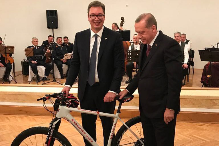 Erdogan i Salkano poklonili 200 bicikala Novom Pazaru
